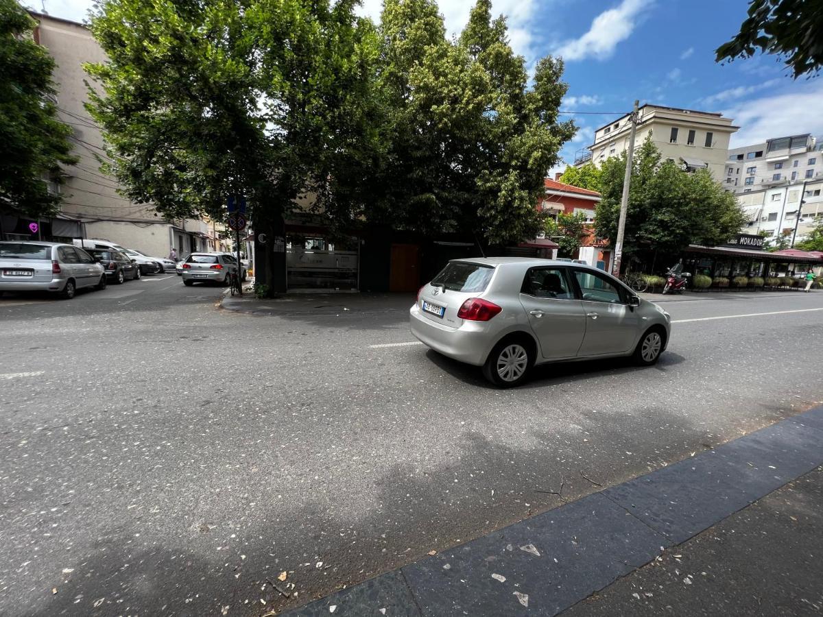 Boulevard Apartment Tiranë Ngoại thất bức ảnh